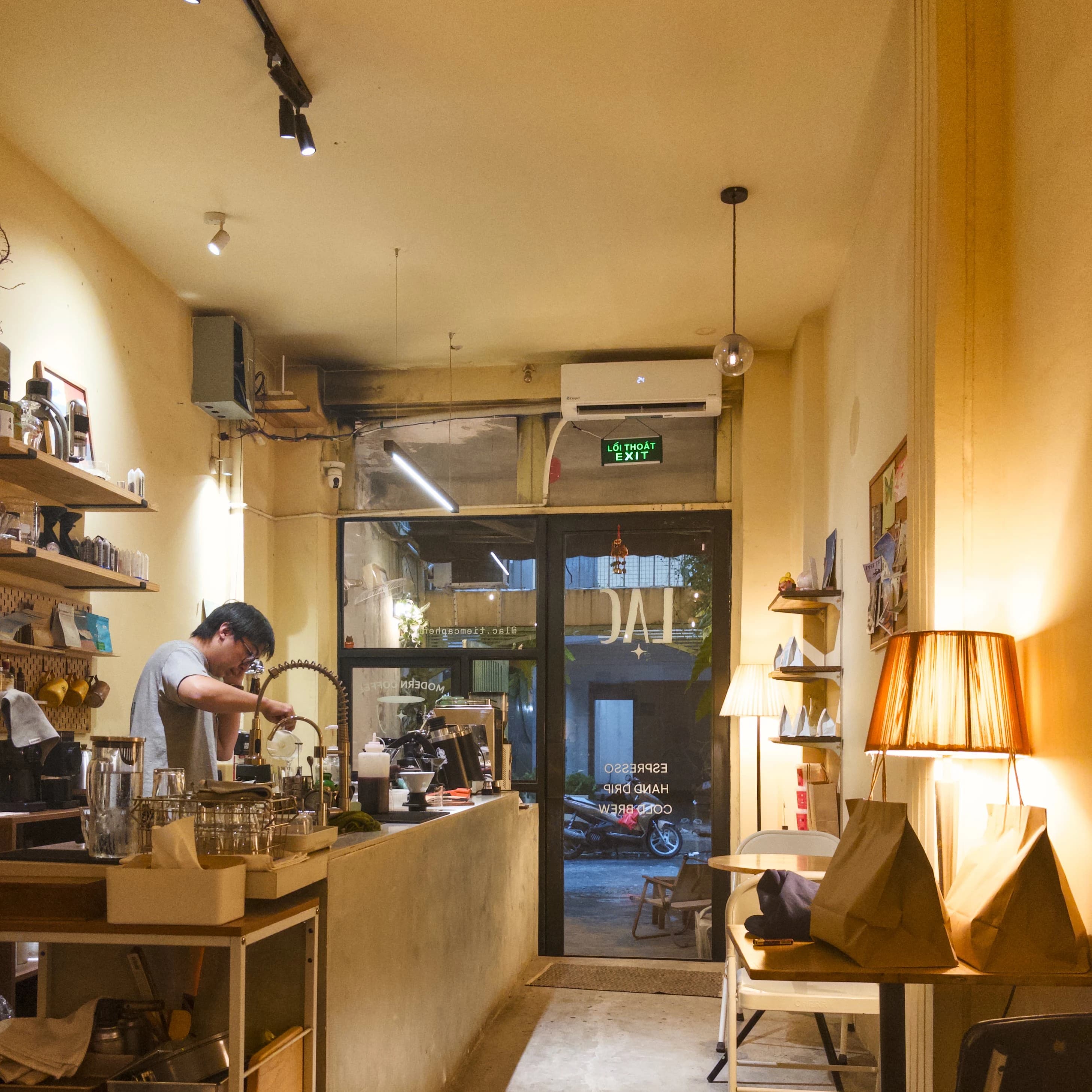 Lạc Cafe